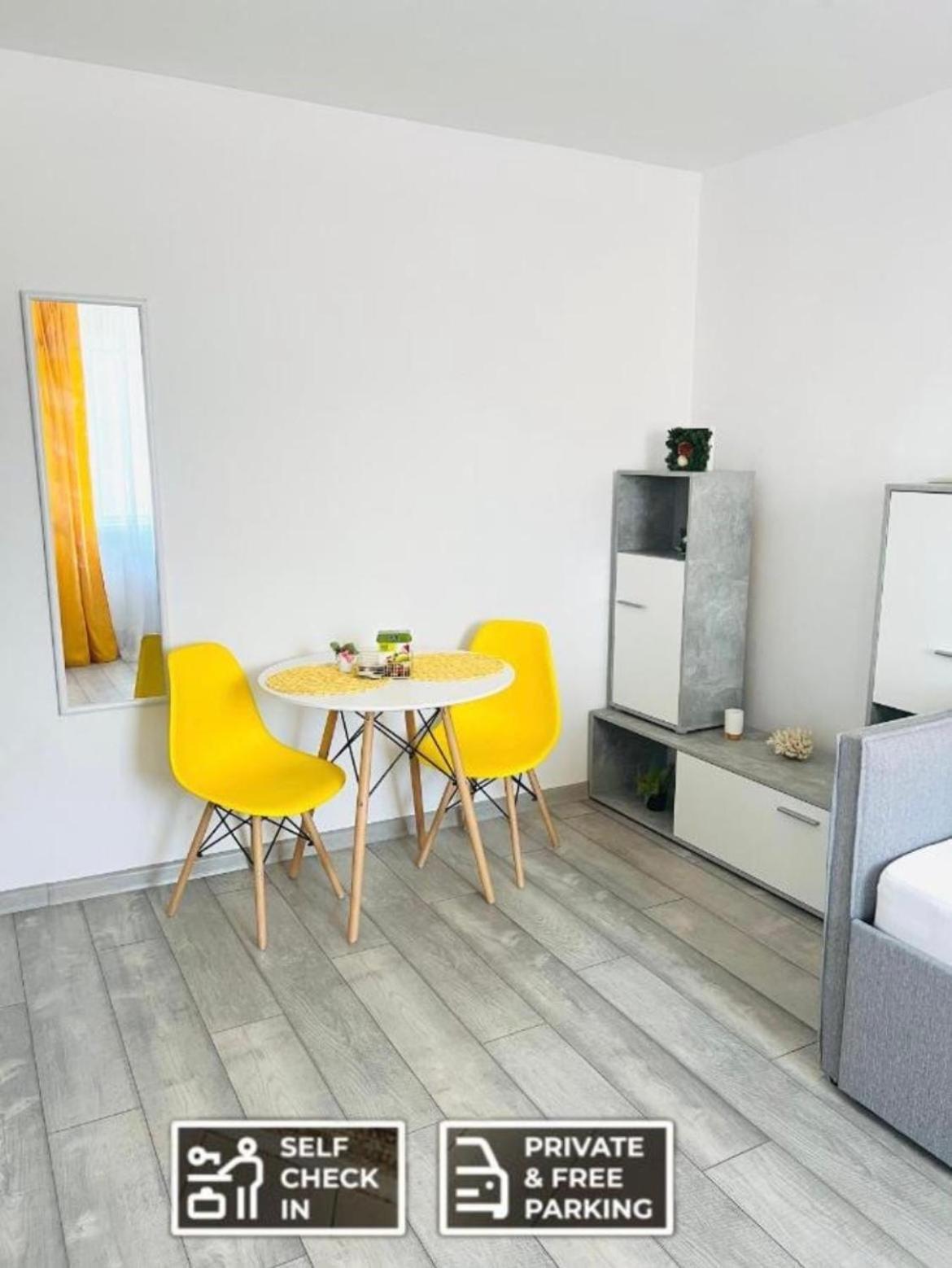 Miha Modern And Central Apartament Arad Exterior foto